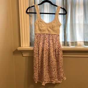 Women’s dress size small